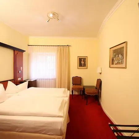 Gaestehaus Ploenlein - Goldener Hirsch Rothenburg Hotel *