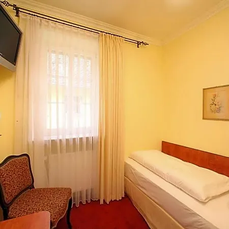 Hotel Gaestehaus Ploenlein - Goldener Hirsch Rothenburg